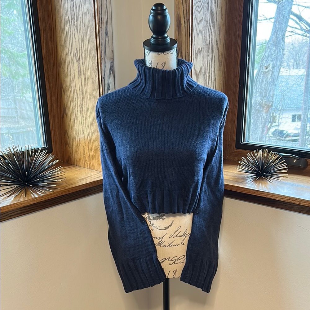 Women's Divided Navy Turtleneck Sweater S